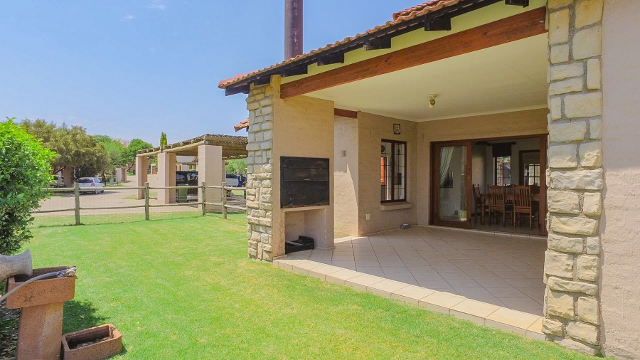To Let 3 Bedroom Property for Rent in The Coves North West
